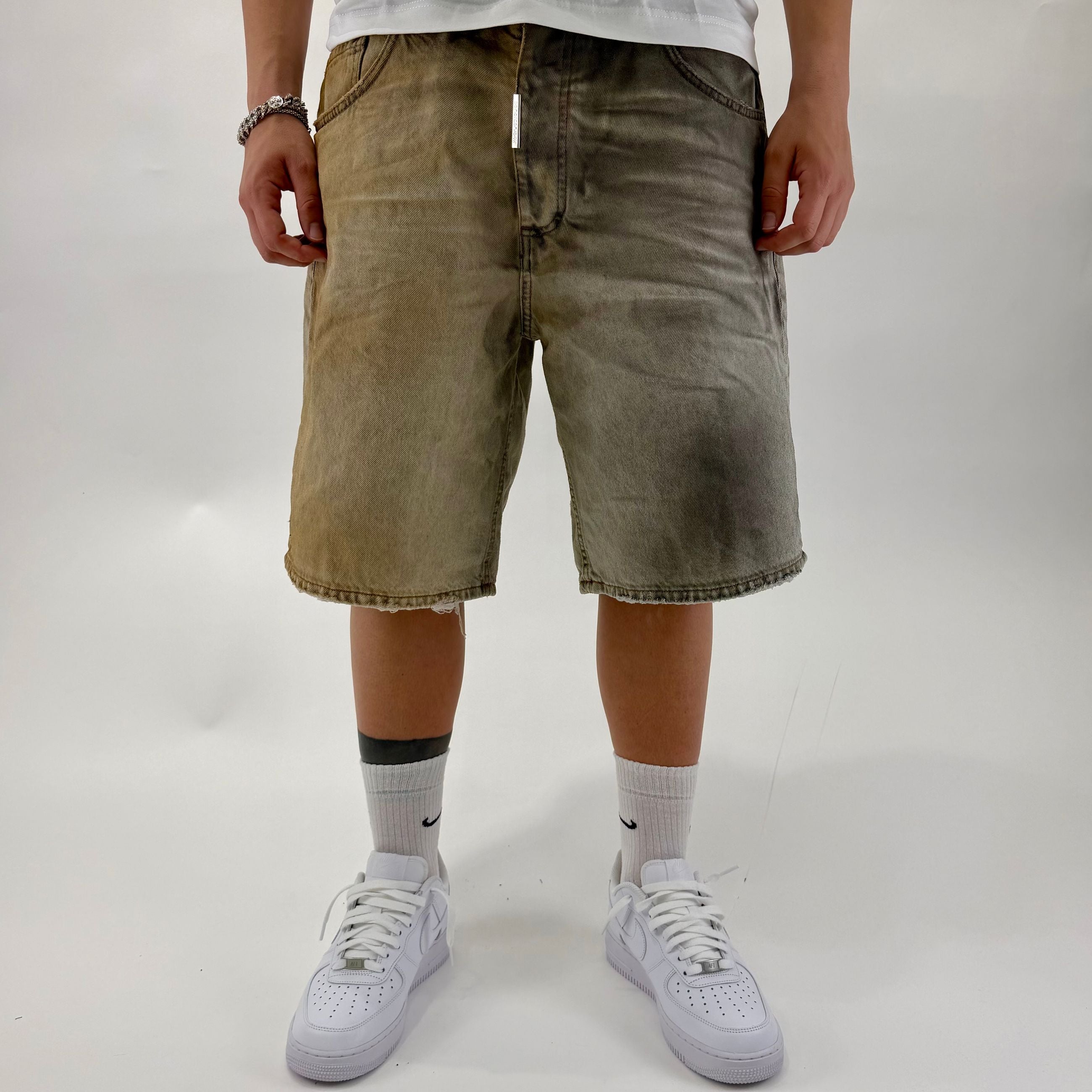 Short Half Sandblasted