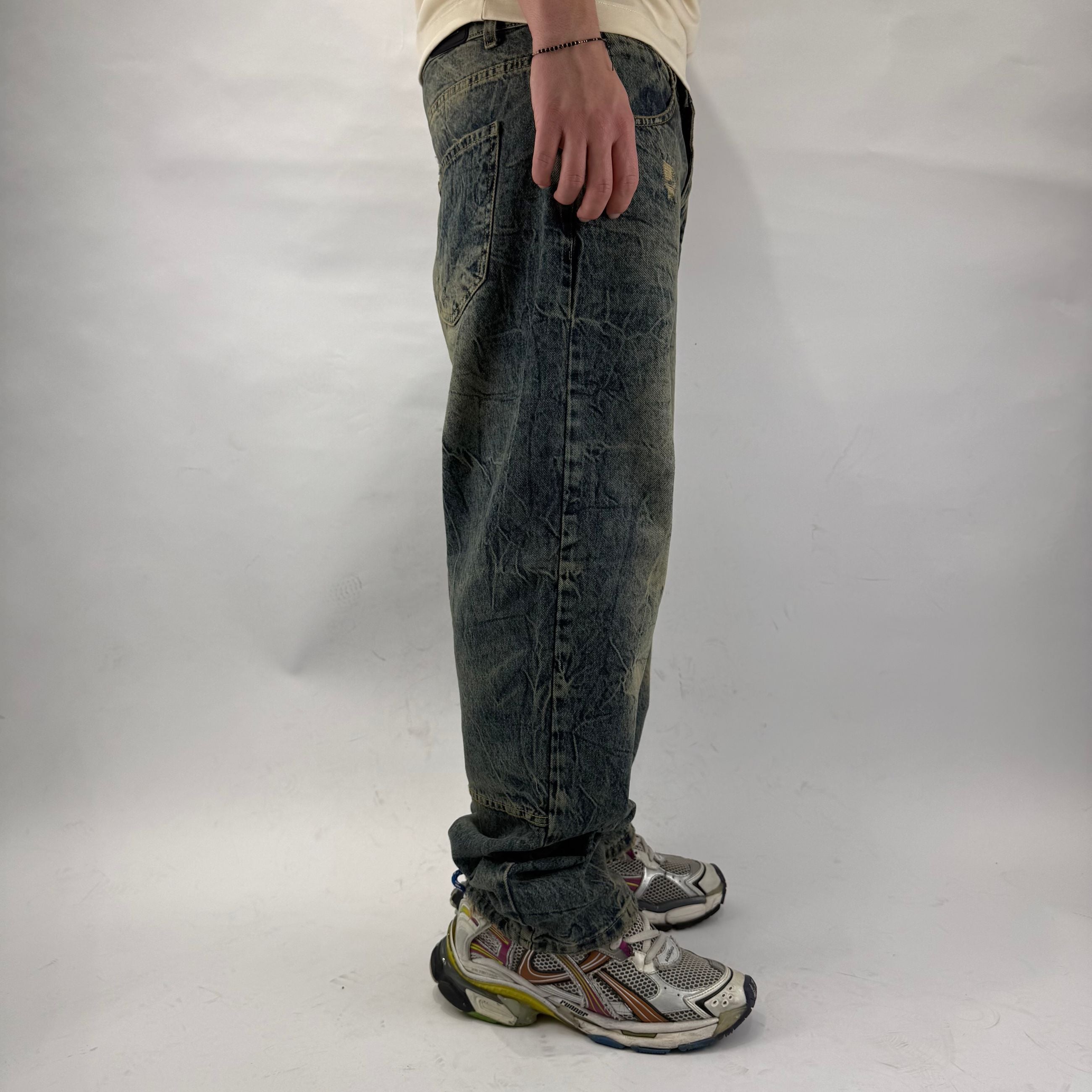 Baggy Sandblasted Denim