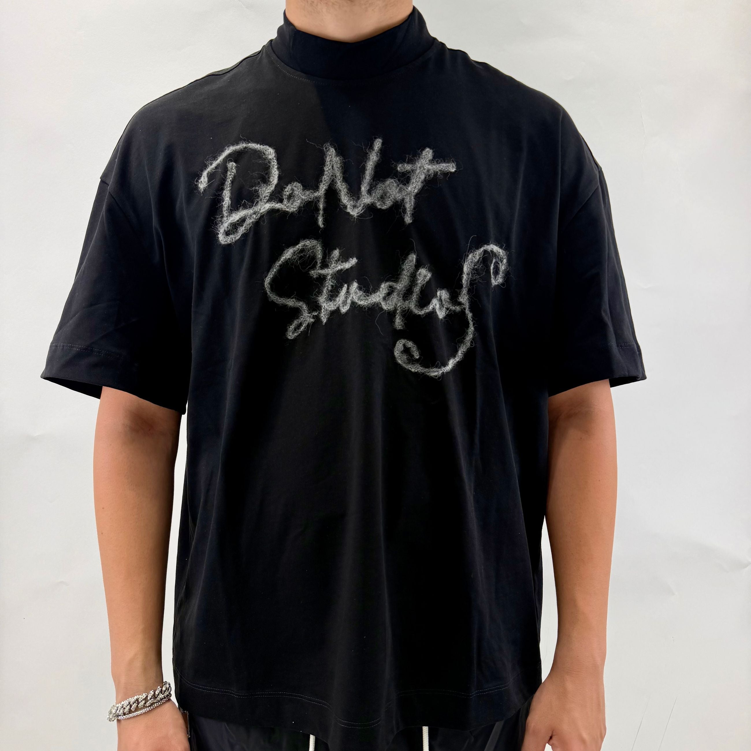 Tee Donot Studios Nero